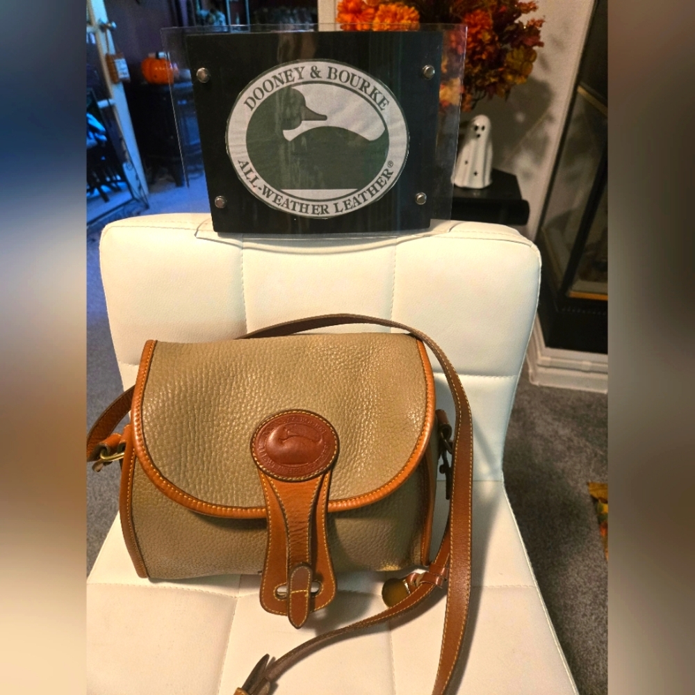 Vintage Dooney & Bourke  Essex Bag